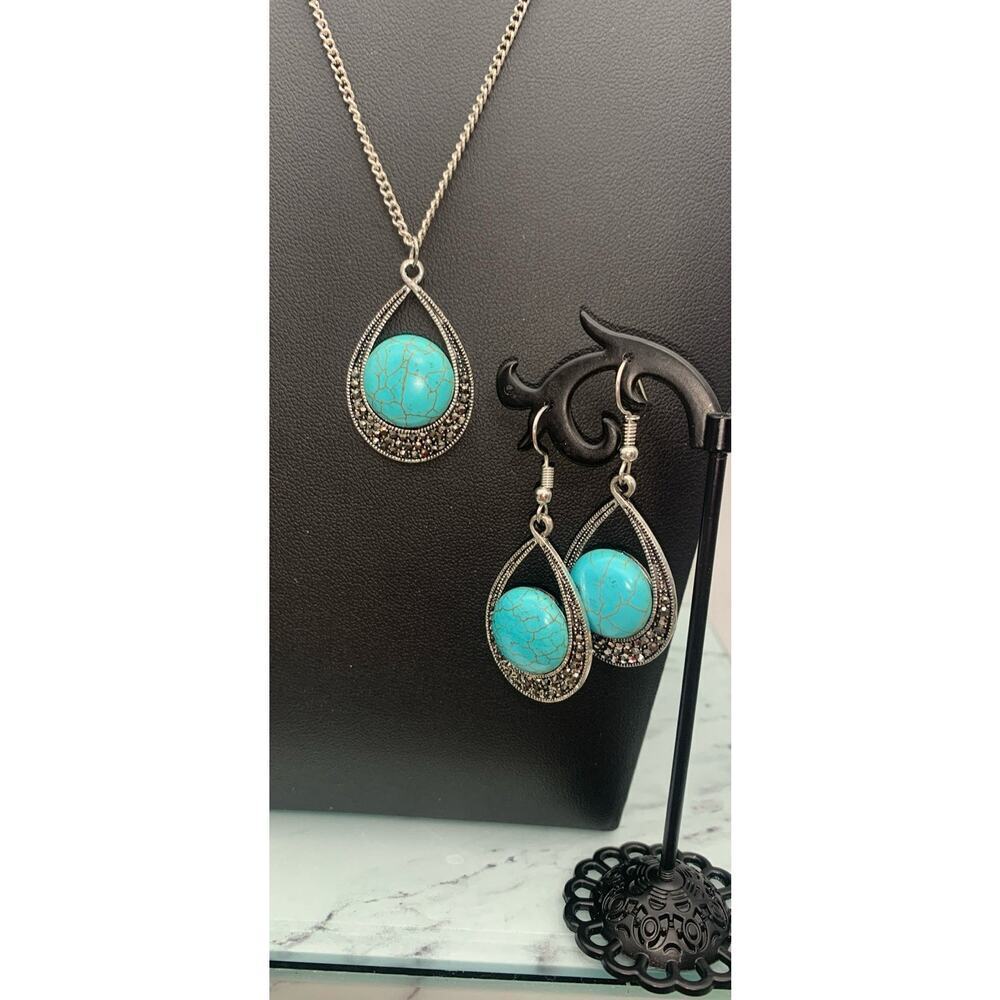 Blue Faux Turquoise & Marcasite Pendant Silver Tone Necklace & Matching Earrings